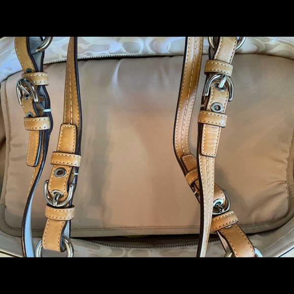 🐝 AUTHENTIC COACH SOHO BABY BAG 🐝SIGNATURE BUMBLE BEE OPTIC WHITE LTD ED w/dc - Picture 4 of 16